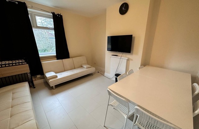 starlettings 1 Bedroom flat, Close to All You Need!