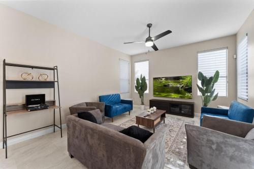 State Farm stadium -pool -renovated 4bed 2 bth!