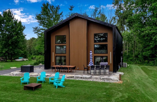 State-Of-The-Art 3-Bedroom Retreat on Scenic Chautauqua Lake, W/Lake-View!