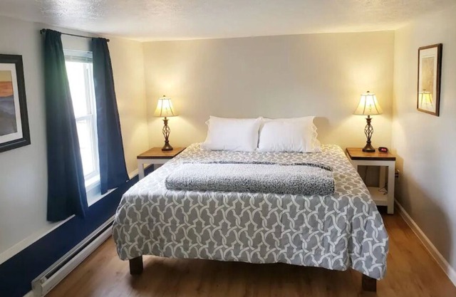 Staunton Escape 👑King Bed+🐾pet friendly+Wifi+washer&dryer+fence+coffee+Netflix
