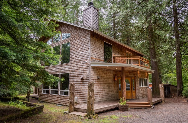 Stay before 9/14 get the 3RD night FREE!Hot tub, fireplace