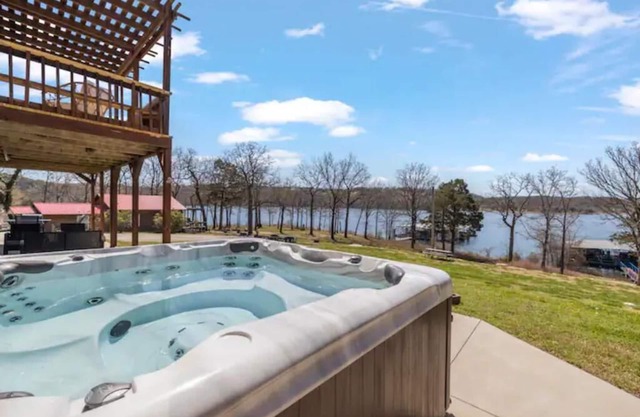 Stay Lakeside! Serene and Stylish w/Hot Tub, BBQ