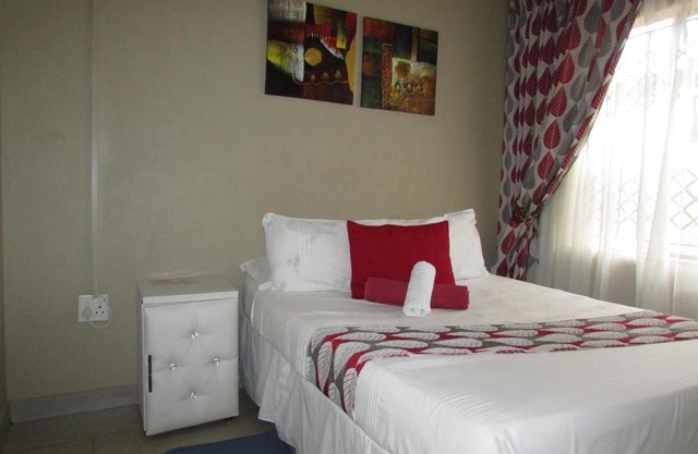 Stay near Dinokeng