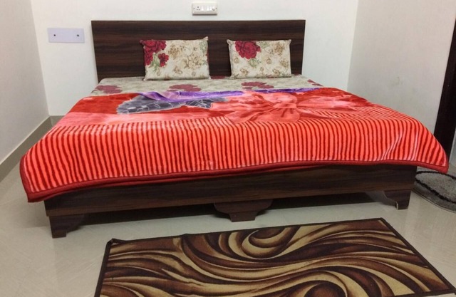 Stay Near ISKCON temple, Vrindavan