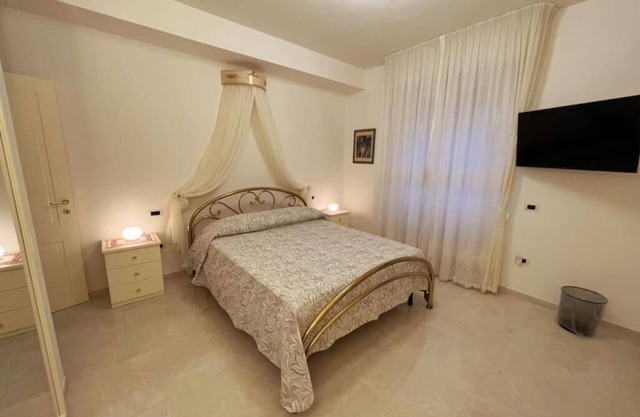 Stay overnight in a luxurious apartment, central location within walking distance of the lake