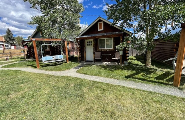 Stay Twin Lakes Cabin 3