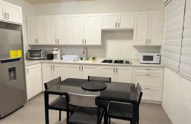 Stay with Sabido- Cozy Apartment with AC in Bedroom.