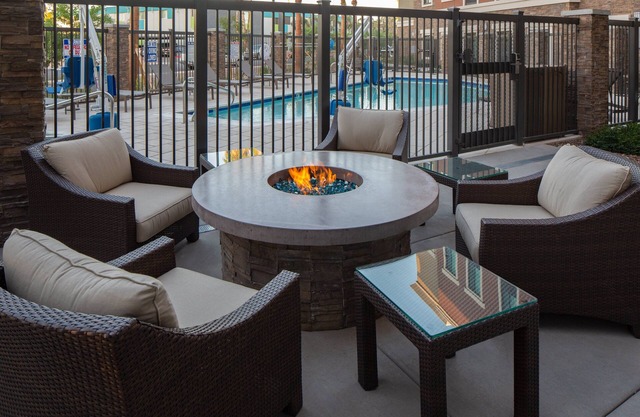 Staybridge Suites Phoenix - Biltmore Area by IHG