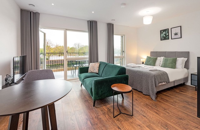 Stayo Apartments Barking Wharf