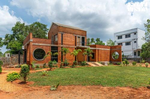 StayVista at Creative Castle with WiFi & Lawn