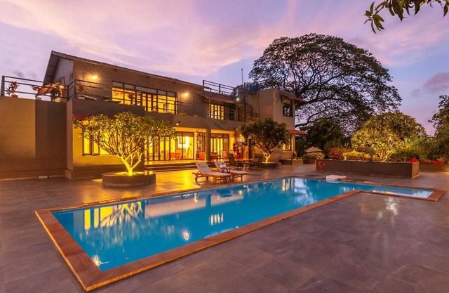 StayVista at El Parque with Pvt Pool & Indoor-Outdoor Games