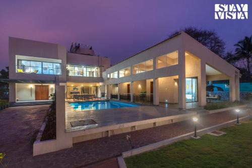 StayVista at Villa Lemonade with BBQ & Bonfire