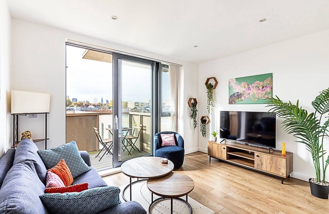 Stepney Green City Apartment
