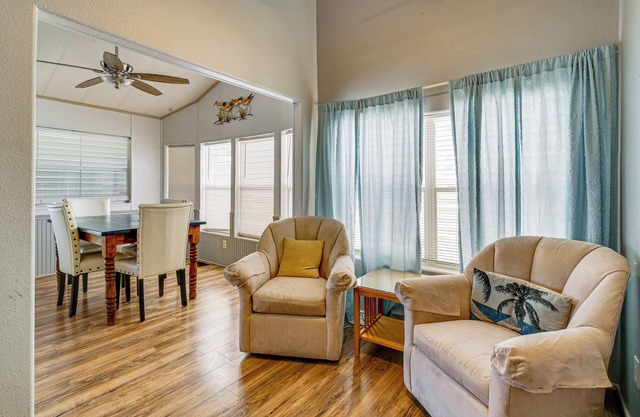 Steps to Bay! Home w/Pool Access in Port Isabel