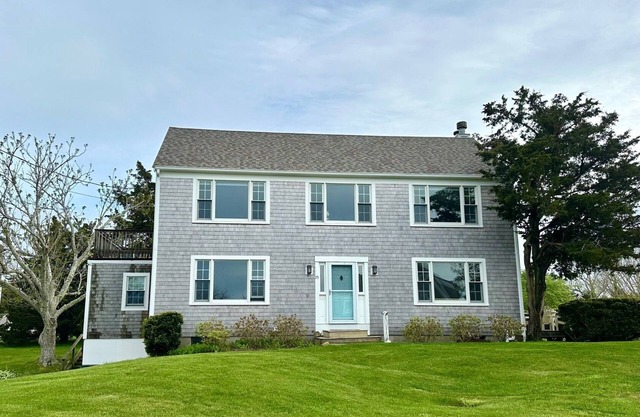 Steps to Paine's Creek-The Perfect Vacation Home