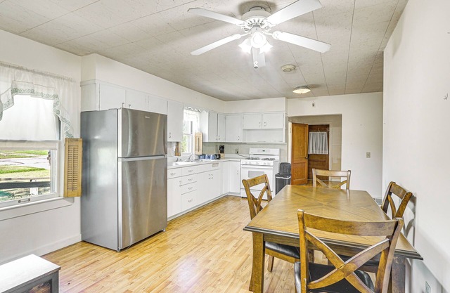 Sterling Home w/Patio & Grill: 1 Mi to College!