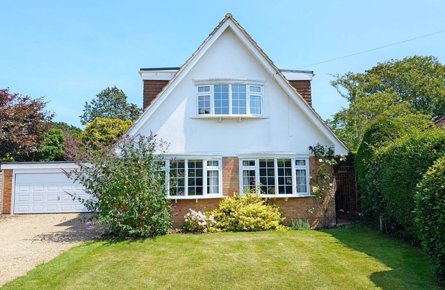Still Waters, Emsworth - a cottage that sleeps 8 guests in 4 bedrooms