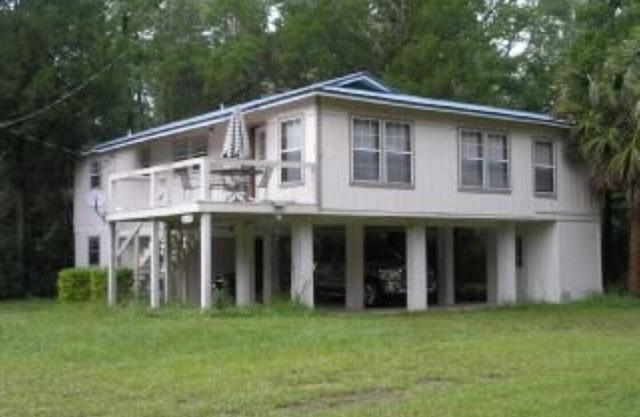 Stilt Home On The Beautiful Steinhatchee River