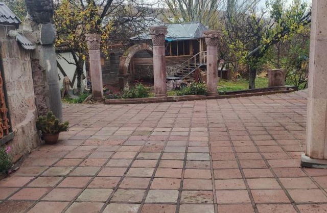 Stone Art Guest House & Camping