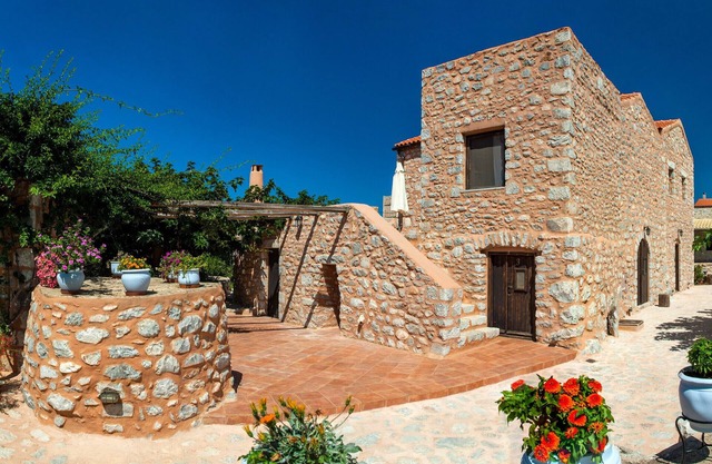 Stone built studio for 3,Olive Grove,Near Beach,Mani 2
