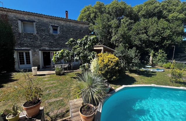 Stone house 20 min from Montpellier and 25 min from the sea for 9-10 people