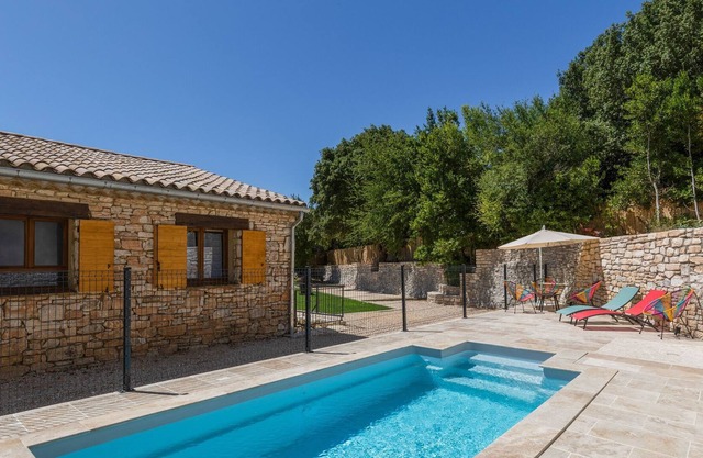Stone holiday home with private pool in southern Ardèche