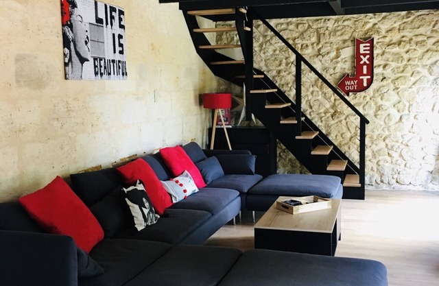 Stone house near Bordeaux and Arcachon, sleeps 14