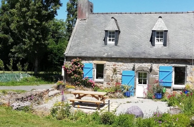 Stone house between Crozon and Camaret near beaches with WIFI