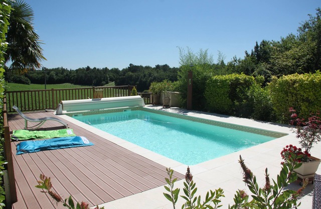 Stone house for 6 people, private heated pool