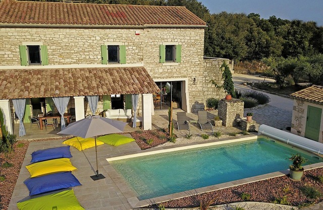 Stone house, private pool, panoramic view, close to the Gorges de l'Ardèche