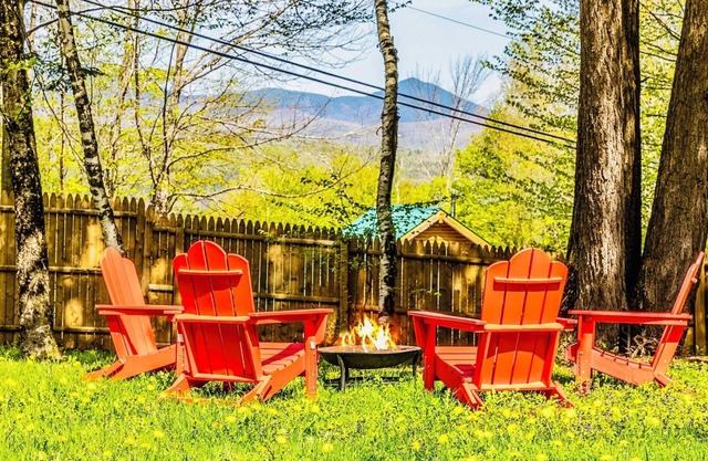 Stowe Getaway Hot Tub Hammock & Trails