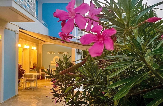 Stratos Hotel