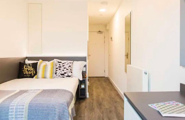 Student/one person accommodation flat