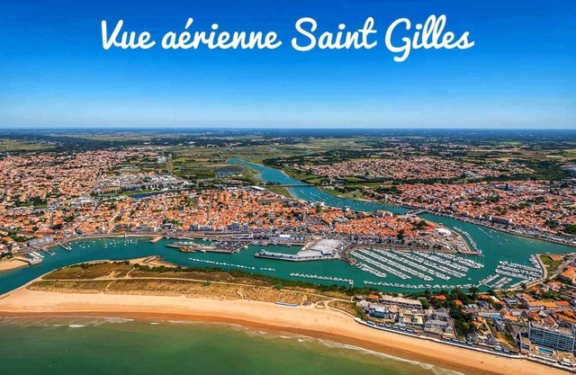 Studio feet in the water. Saint-Gilles-Croix-de-Vie