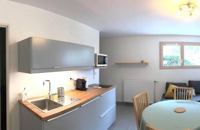 Studio 144 - Dole - Calme - Confort- Neuf