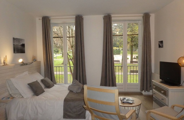 Studio 3 * in the heart of Aix in front of the Parc de verdure with balcony