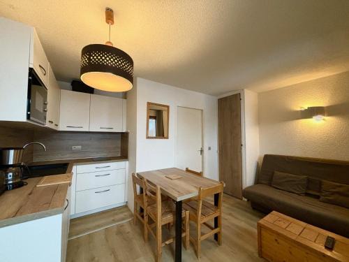 Studio 4 pers, pied des pistes, Les Ménuires - Balcon sud, proche commerces et école de ski - FR-1-452-52