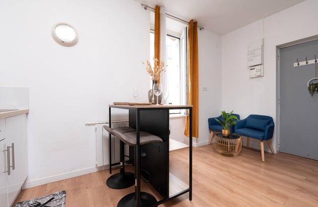Studio Apartment '- Centre - Gare - Fibre' with Wi-Fi
