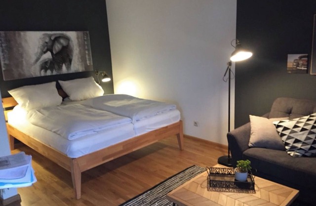 Studio Apartment '1 Zimmer Appartement 28' with Balcony and Wi-Fi