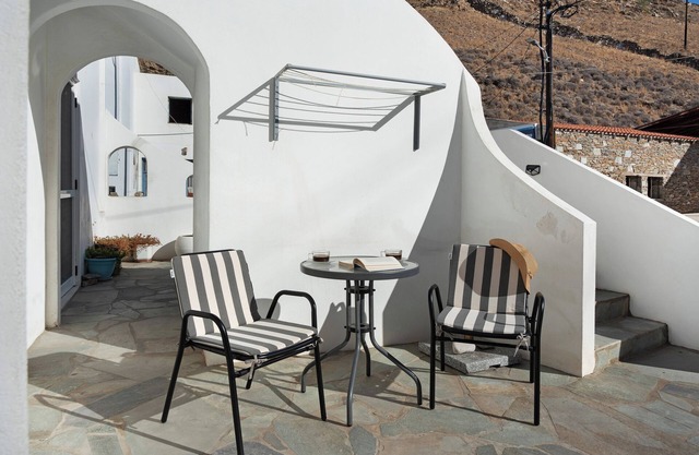Studio Apartment 'Merichas 7 Irida' with Mountain View, Wi-Fi and Air Conditioning