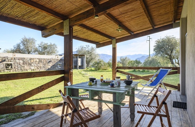 Studio Apartment "Naramanue 2" with Mountain View, Private Terrace & Wi-Fi