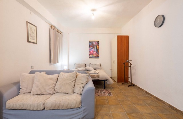 Studio Apartment 'Peter's Home' with Wi-Fi and Air Conditioning
