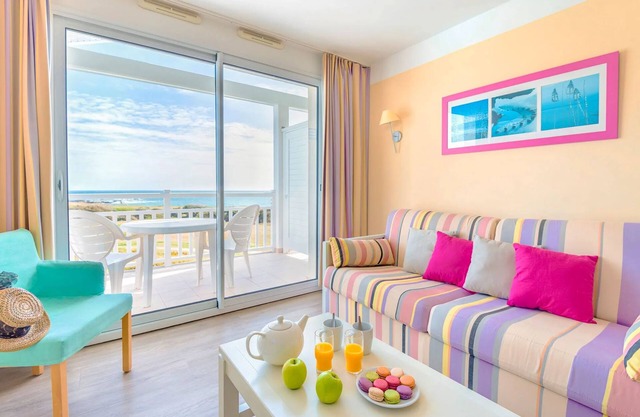 Studio avec vue imprenable sur la mer + 2 piscines
