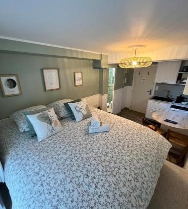 Studio BROSSARD 2pers Tv and Wifi