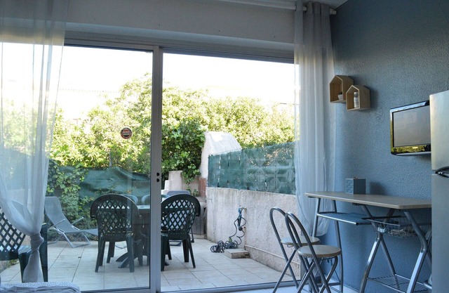 Studio Cabine 3 Couchages à 50m de la Plage avec Terrasse et Parking - Le Grau d'Agde