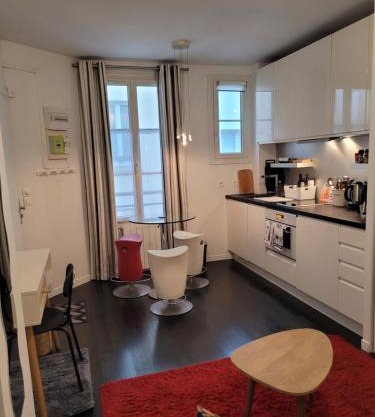 Studio calme proche Montmartre et Batignolles - Metro 13 et 14