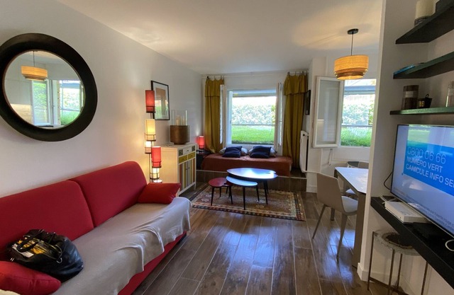 Studio casino royal 1 minute from the beach