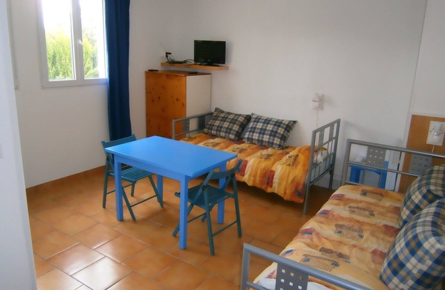 Studio, Chambre Garnie, Gites