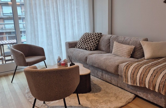 Studio close to Shops, Restaurants & the Beach