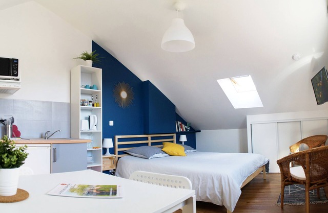 Studio-Comfort-Private Bathroom-Garden View